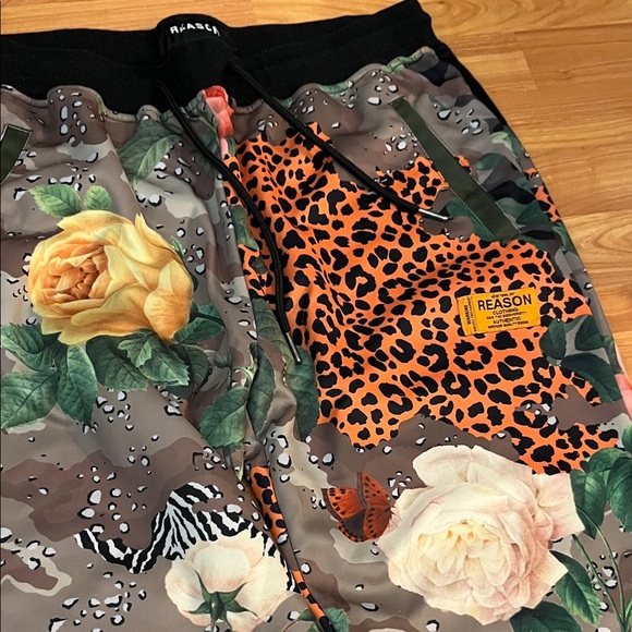 Reason Brand Floral Joggers Drawstring Size M - Picture 2 of 5